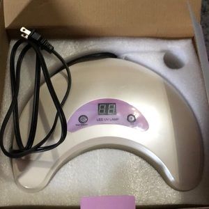 LED UV nail lamp & polish!